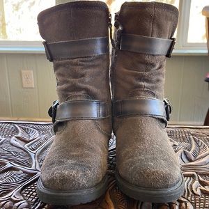 EARTH biker style khaki booties size 6